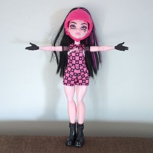 Monster High Draculaura Vamptastic Scooter Doll